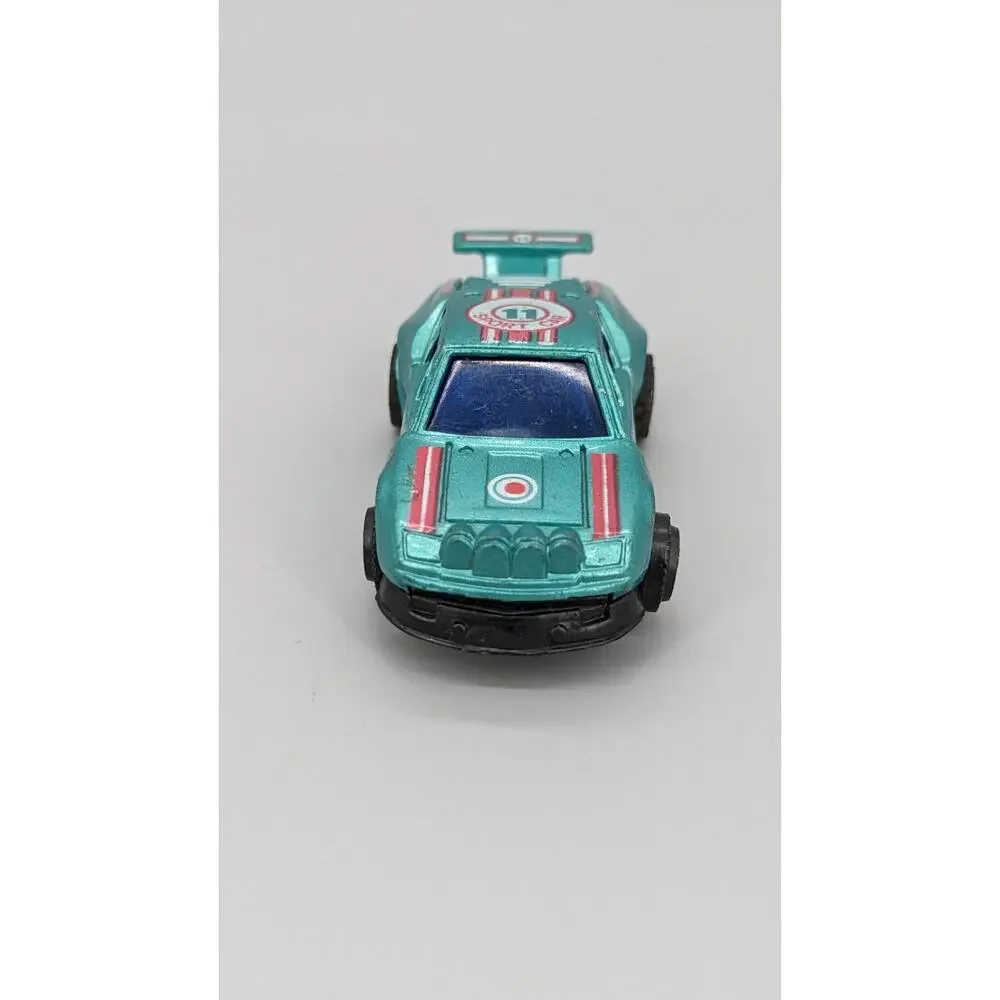 Vintage Leaping Green #11 Diecast Sports Car Made in Macau 1/55 CN113